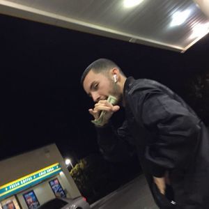 Meet your Posher, Joshua